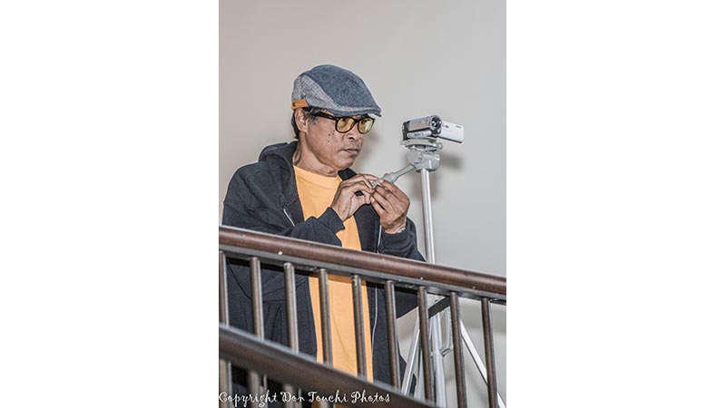 Ron Videographing the 2017 Hawai&lsquo;i Island Steel Guitar Festival